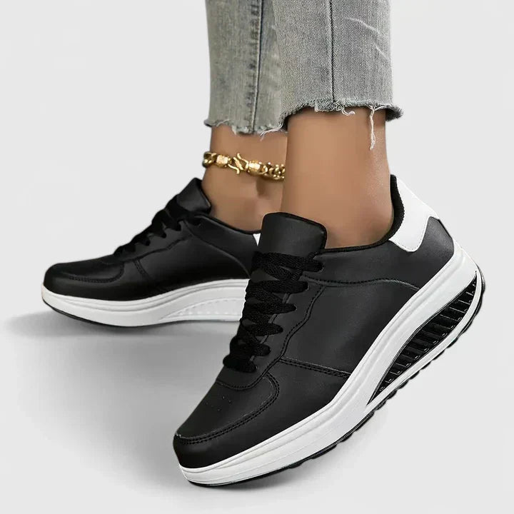 Gwendoline Favreau | White Platform Lace-Up Sneakers