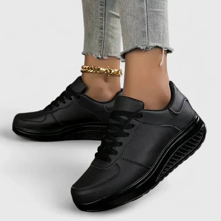 Gwendoline Favreau | White Platform Lace-Up Sneakers